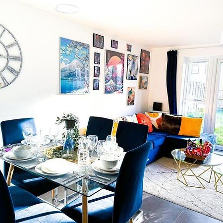 Contractors, Families, Tourists & Groups Welcome Sleeps Upto 9, Garden, Pet Allowed, Parking Included! เบอร์มิงแฮม ภายนอก รูปภาพ