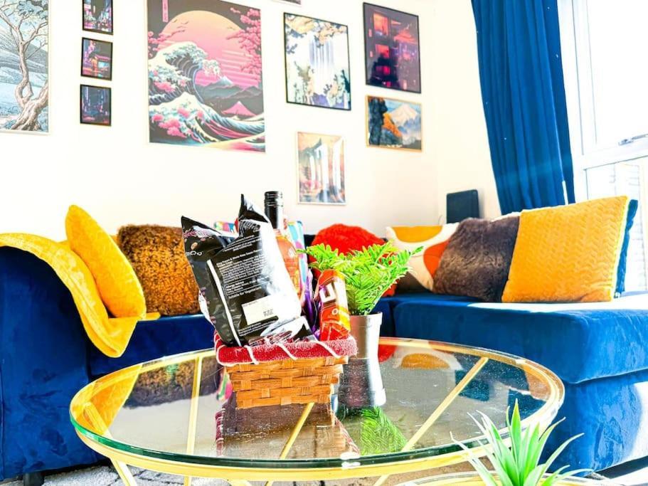 Contractors, Families, Tourists & Groups Welcome Sleeps Upto 9, Garden, Pet Allowed, Parking Included! เบอร์มิงแฮม ภายนอก รูปภาพ