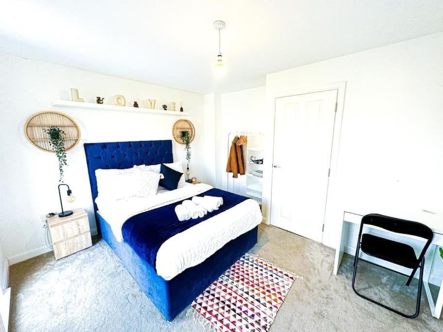 Contractors, Families, Tourists & Groups Welcome Sleeps Upto 9, Garden, Pet Allowed, Parking Included! เบอร์มิงแฮม ภายนอก รูปภาพ
