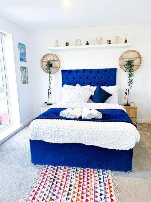 Contractors, Families, Tourists & Groups Welcome Sleeps Upto 9, Garden, Pet Allowed, Parking Included! เบอร์มิงแฮม ภายนอก รูปภาพ